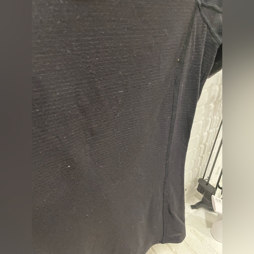 Lululemon Running shirt - Picture 4 of 6